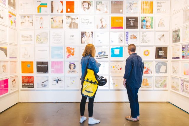 events-seattle-art-fair-patrons