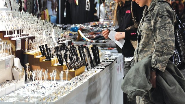 3NHA1+29RGBs International Gem & Jewelry Show