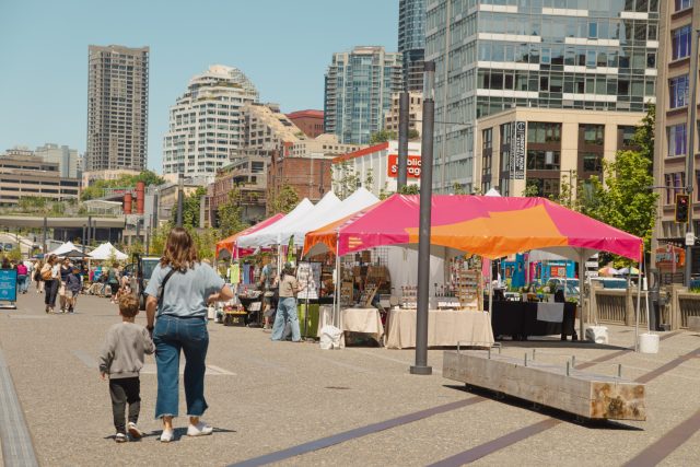 events-Waterfront-Park-Market-by-Jo-Cosme-courtesy-Friends-of-Waterfront-Park-3-2160×1440